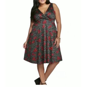 Women's Torrid Plus Size 20 Grey Red Rose Leopard Print V-Neck Dress